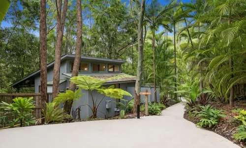 Hunchy Hideaway