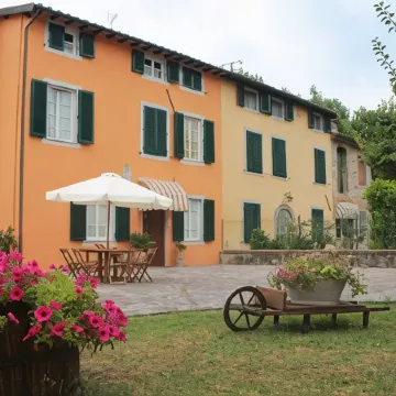 Bed & Breakfast Lucca Fora