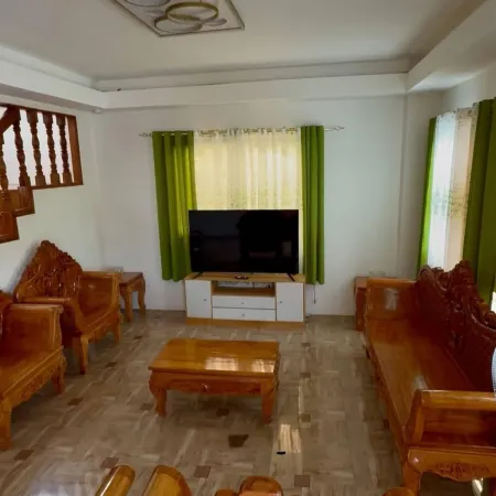 The Meadow View House