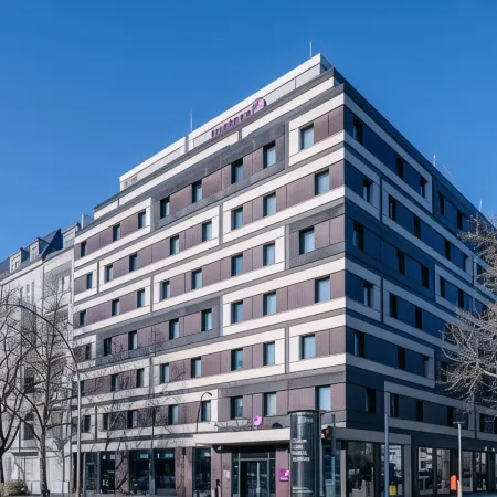 Premier Inn Berlin City Wilmserdorf Отели рядом с достопримечательностью «Штеглиц»