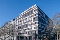 Premier Inn Berlin City Wilmserdorf Các khách sạn gần Đại lộ Kurfürstendamm