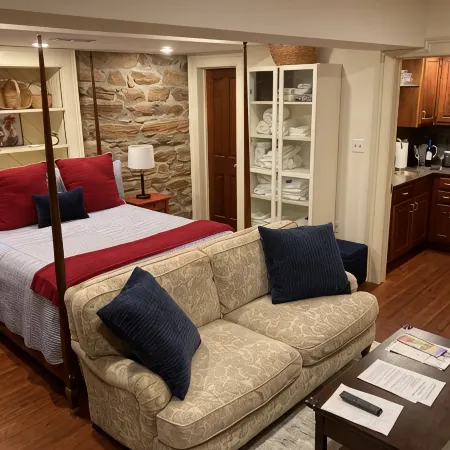 Historic apartment in Old Town Warrenton, Virginia