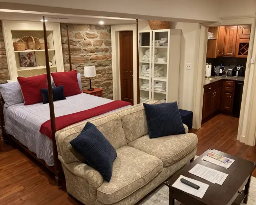 Historic apartment in Old Town Warrenton, Virginia Hotels in Fauquier County