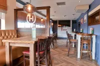 The Broughton Hotel by Greene King Inns - موقف سيارات
