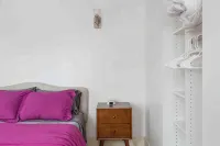 Petite+Perfect Modern Pad: parking+laundry+yard - 2-Star