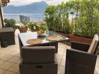 Cozy apartment surrounded by nature with a beautiful lake view. - 3-Star