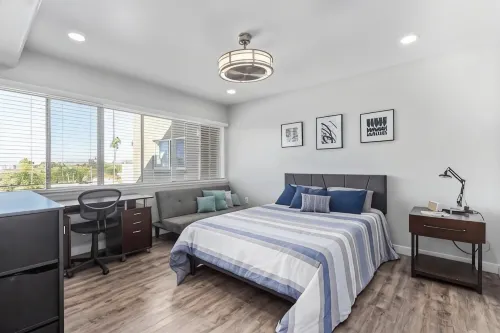 Chic & Stylish Midtown PHX Condo Retreat - Stunning Views & Light Rail Access - بيت ضيافة
