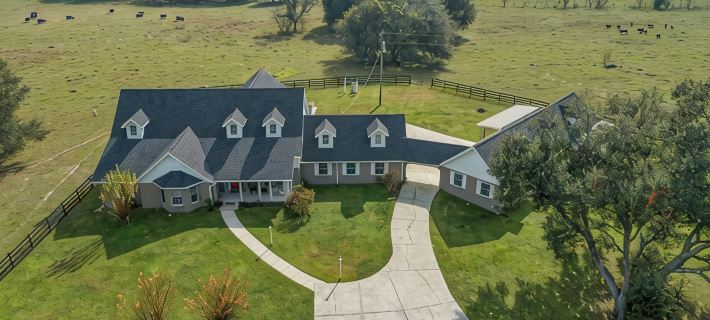 Peaceful Ranch & Guesthouse Near Wec • Gather, Relax & Make Memories 레비 카운티 호텔