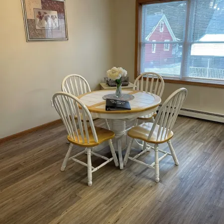 Charming 1-bedroom apartment in wonderful Clarion with WiFi, AC