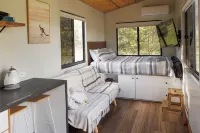 The Nile Farmstay: Modern Cabin Offering Incredible Views with Fire Pit and Spa.
