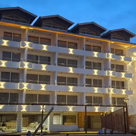 Hotel Skyline Manali Walking to Mall Road Centrally Heated