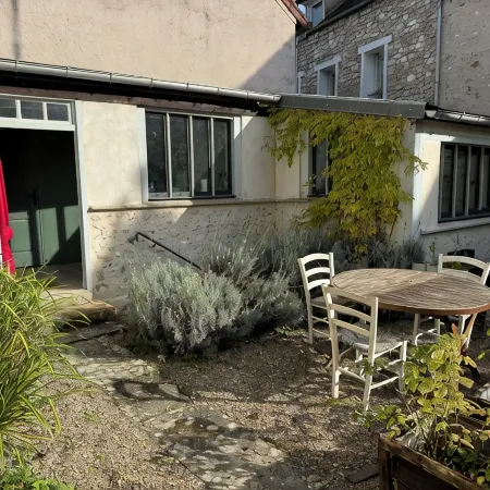 Detached house with secure parking