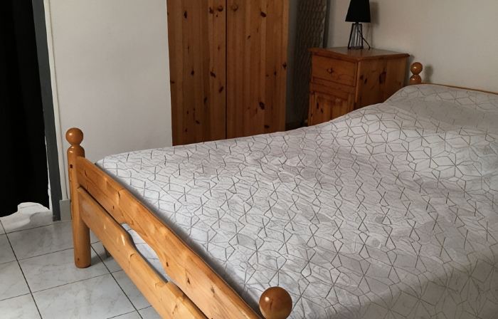ARRADON, pleasant ground floor apartment - 10 minutes from the beach