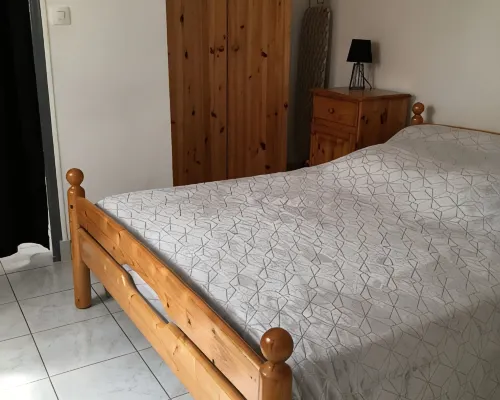 ARRADON, pleasant ground floor apartment - 10 minutes from the beach Hotels in Arradon