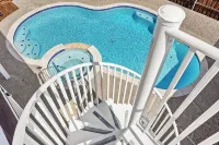 GREAT DEAL! Huge and Stylish Lake View House in Rowlett - สระว่ายน้ำส่วนตัว