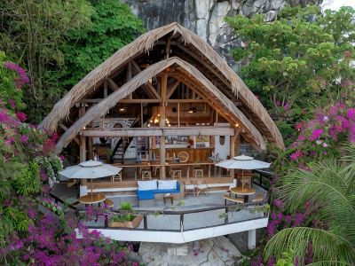 Exclusive & Private Island Resort: Floral Island