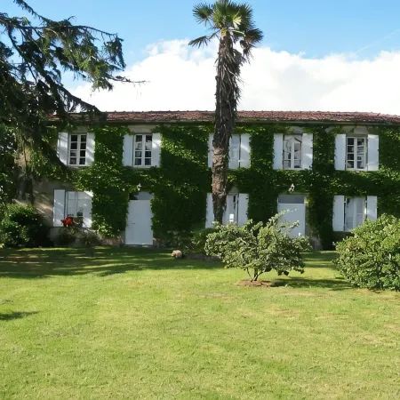 Chambres d'Hôtes Domaine du Bouchon Hôtels à : Gans