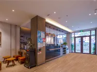 Super 8 Hotel (Beijing Daxing Huangcun Dayuecheng) Hotels near Daxing