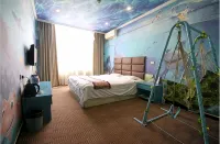 Xingping Yihai Hotel