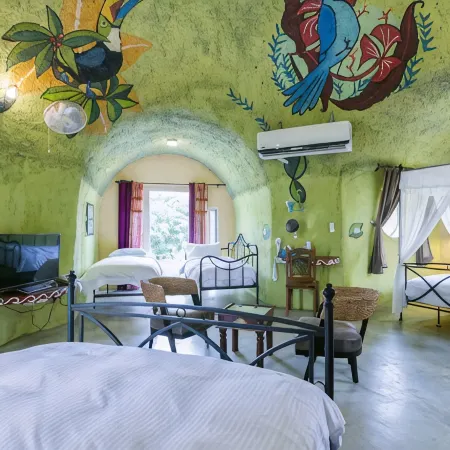 HI-BI Outer space House B&B
