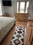 Escape to the Woods! Farmhouse on 10 Acres -Great Wifi, Big Kitchen. Book IT!