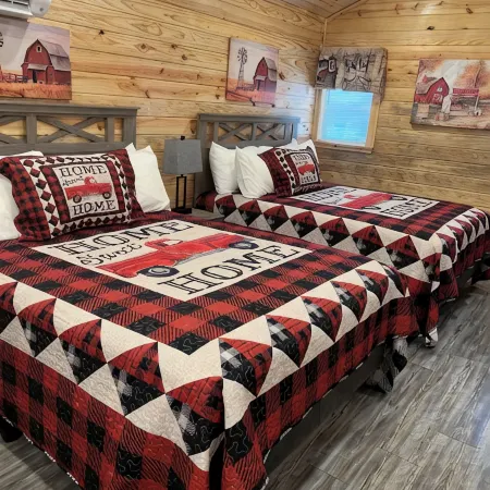 Cabin Unit 4 of 6 with AC and WiFi in serene Paige