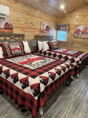 Cabin Unit 4 of 6 with AC and WiFi in serene Paige