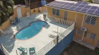Cheerful Home with Gorgeous Ocean Views and Pool - 수영장