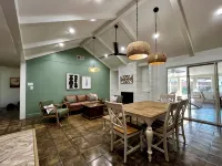 Big Heated Pool w Sunroom, Centrally-loc. Luxury in Houston, Billiards, Sleeps16 - Private Pool