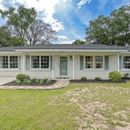 Pool, Fire Pit, Gym, Game Room, 4BR3BA - Near Parris Island/Downtown Beaufort