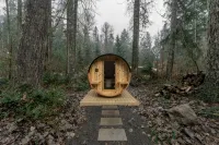 Mt. Rainier Luxe A-Frame: Hot Tub, Sauna, Firepit with King Size Bed Lafa Cabin