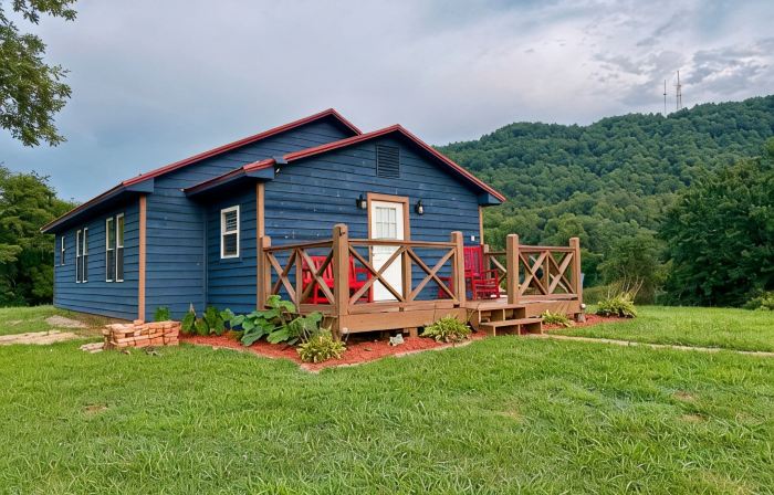 New Listing Cozy 2/2 with Distant Mtn. Views and Only 15 Min. from Blowing Rock.