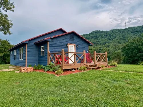 New Listing Cozy 2/2 with Distant Mtn. Views and Only 15 Min. from Blowing Rock.