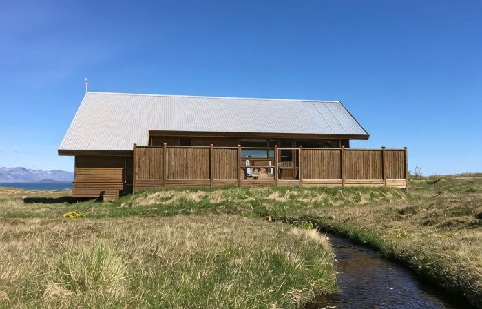 Glass House with Private River & 360° Views