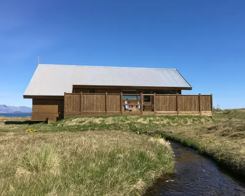 Glass House with Private River & 360° Views 阿爾納斯塔皮住宿飯店