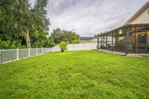 Charming 3-bedroom Pet Friendly house in tranquil Riverview - Homestays