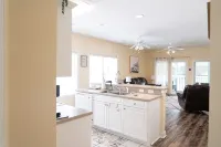Charming 1-bedroom villa in Sunset Beach with Kitchen, AC, WiFi 3713
