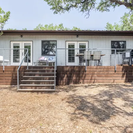 Peaceful & Private Riverfront Modern 3/3 on a 1.7 Acre Nature Peaceful & Private