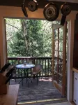 Magic Love Nest - 5 min from village. Stream below.