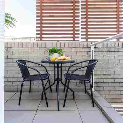 Elegant Apartment in the Heart of Newtown with Secure Parking Others