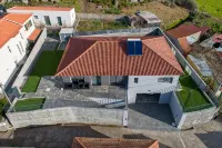 Casa Barros Serra, 3 Bedroom Holiday Home for all the Family in Calheta - 3-Star