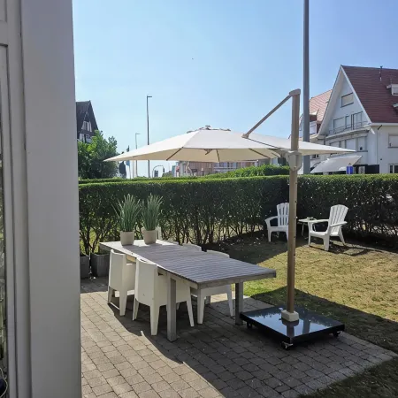 Modern duplex apartment, ground floor with garden within walking distance of the sea