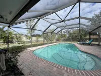 Pool house - heated pool in heart of Melbourne, minutes to beach - مسبح