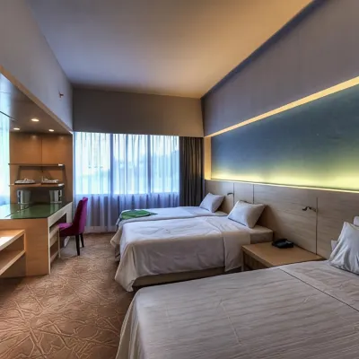 Raia Hotel Kota Kinabalu Hôtels à proximité de : Mosquée d'état de Sabah