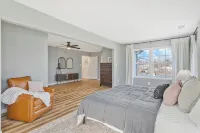 Kick back and enjoy the Chesapeake & this 3-bedroom, relaxing, stylish space.