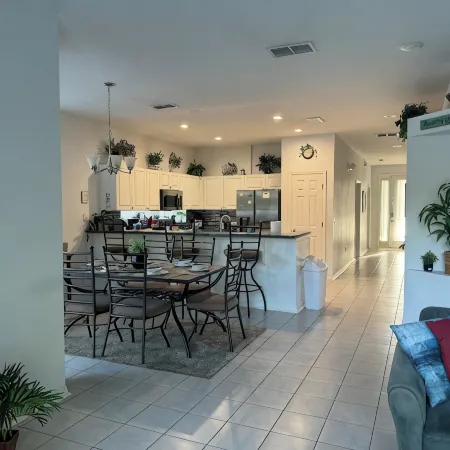 Shreks Hideout!  4 BR/3 BA Pool & Pets in Sunset Lakes!