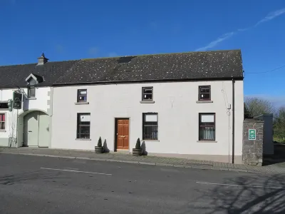 3 bedroom, sleeps 6, beautiful Village in the centre of Ireland Hotels in 