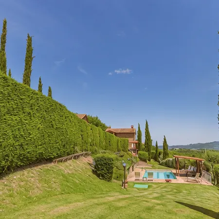 PRIVATE LUXURY VILLA WITH HEATED SWIMMING POOL AND  JACUZZI