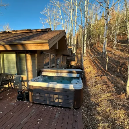 Close to town cabin w/Hot Tub in Steamboat Springs