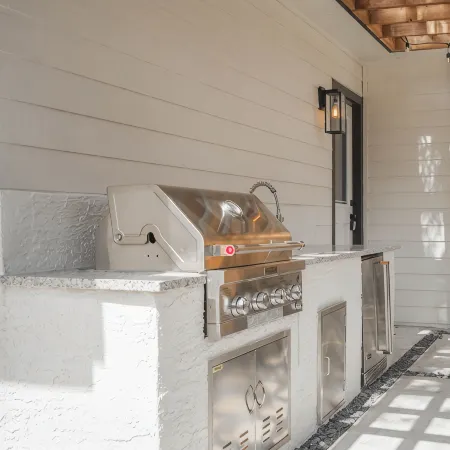 Lamar Villa-3 bed 2.5 bath with outdoor kitchen